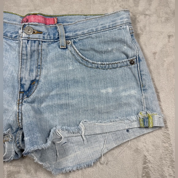 Vintage Levi’s Boyfriend 100% Cotton Worn In Light Blue Denim Shorts Size 5 - Picture 8 of 16